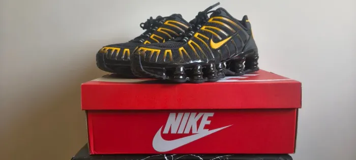 Tênis nike shox tl black university gold br 43 us 11 sku: av3595-013