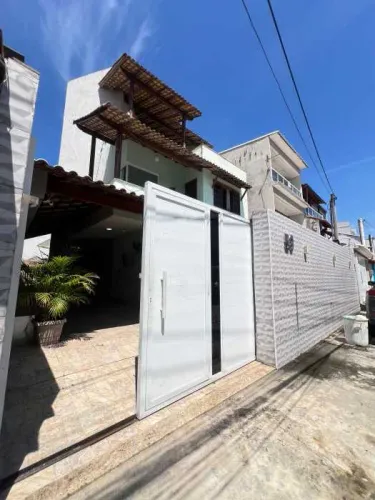 Ótima casa triplex em condominio fechado para venda em Cosmorama com 4 quartos
