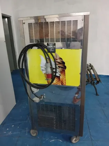 Vendo máquina de sorvete italiana 
