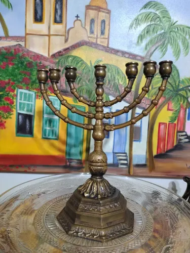 Menorah em bronze
