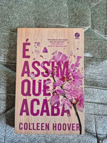 Livro- É ASSIM QUE ACABA- Colleen Hoover