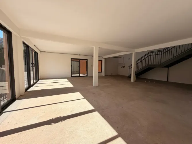 ALAMEDA BORGO | Loja para Locação com 183,58m² (153,79 m² úteis + 29,79 m² de terraço fron