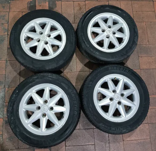 Jogo Roda Liga Leve Aro 14 Renault 4x100 Original C/Pneus Fiat Volkswagen Honda Toyota GM