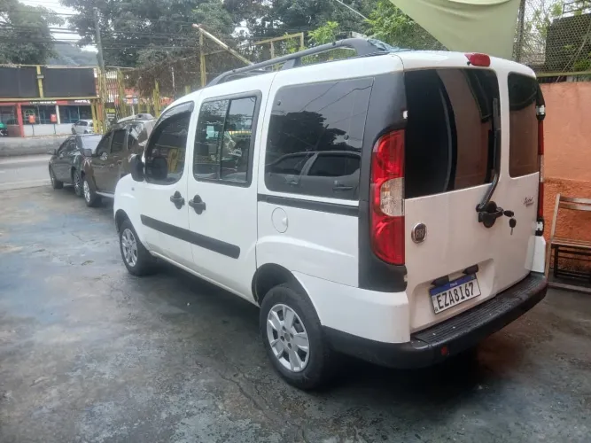 Fiat Doblo Essence 1.8 Flex 16V 5P 2012