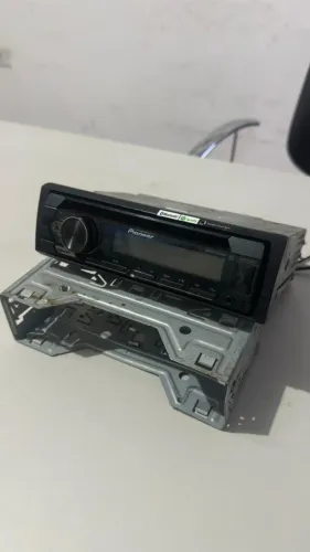 Toca CD Pioneer DEH-S4180BT com Bluetooth + Voltímetro + Moldura