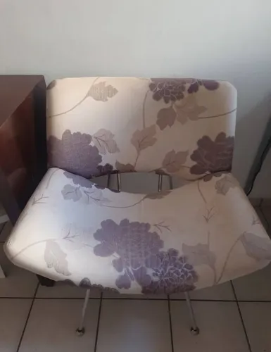 Cadeira Poltrona em Tecido Bem Confortável