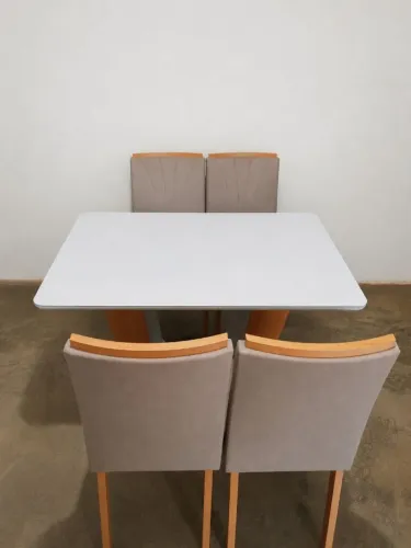 Mesa estampa de vidro 4 cadeira