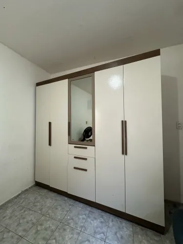 Guarda-Roupa Casal Moval 6 Portas, 4 Gavetas e com Espelho - Excelente Estado