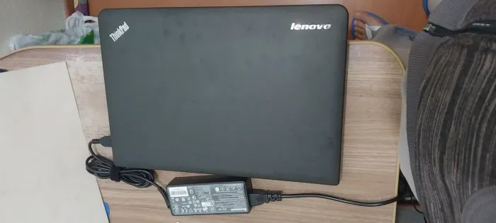 Notebook Lenovo ThinkPad E431 Core i7 2.20 GHz Octa Core Bateria 2:00 Hs R$ 880,00