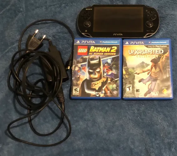 Ps vita/ PlayStation vita com carregador e jogos
