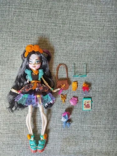 Boneca Skelita g3