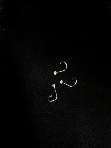 Piercing de prata para nariz