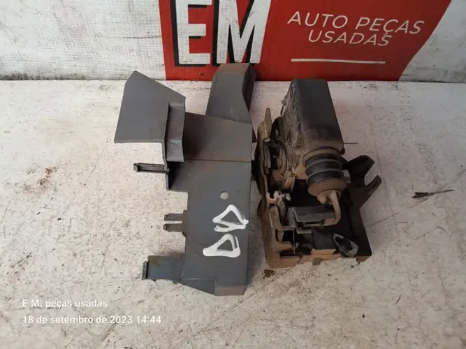 Fechadura da porta Renault clio