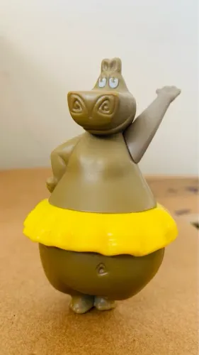 boneca glória madagascar coleção mcdonald's 2012 hipopótamo bailarina miniatura cartoon 