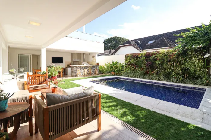 Casa em condomínio fechado no Morumbi - Super Quadra