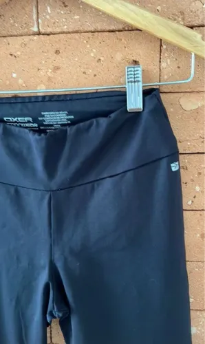 Calça fitness corsário preta - p