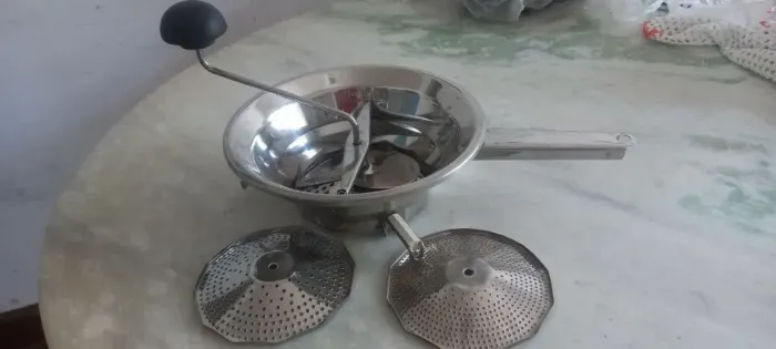 Passa Verdura e Legume para Molho Tomate Aço Inox 22cm