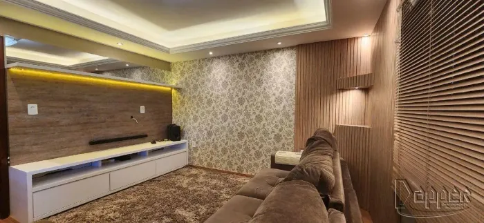 Casa residencial à venda no bairro Vila Nova com 250 m² e 3 dormitórios/quartos.