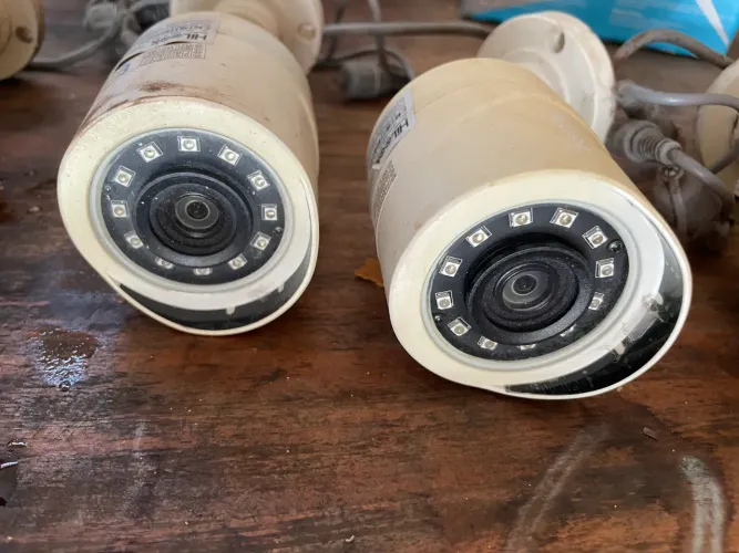 4 Câmeras de Segurança HiLook Bullet 2MP FHD THC-B120C-P 2.8mm