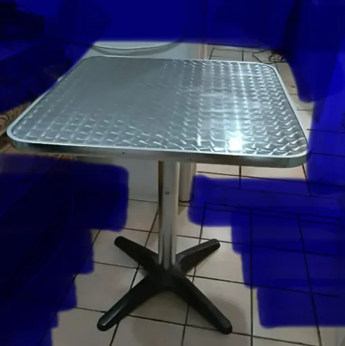 Mesa de metal alumínio