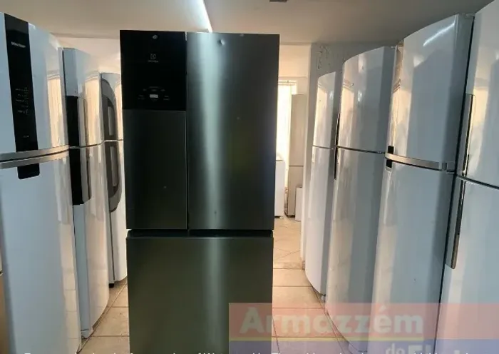 Geladeira Eletrolux 3 Portas Nova
