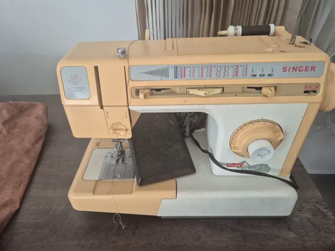 Máquina de Costura Singer Eletrônica