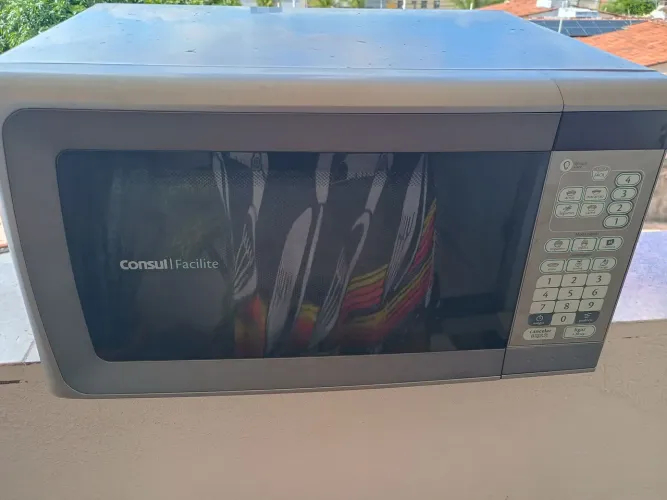 Microondas inox Consul Facilite 31L não LIGA