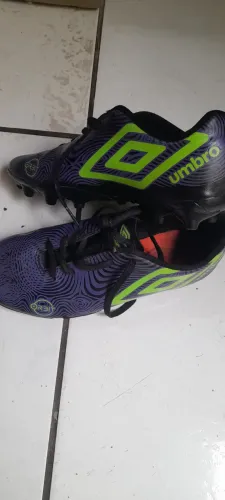 Chuteira umbro n°37