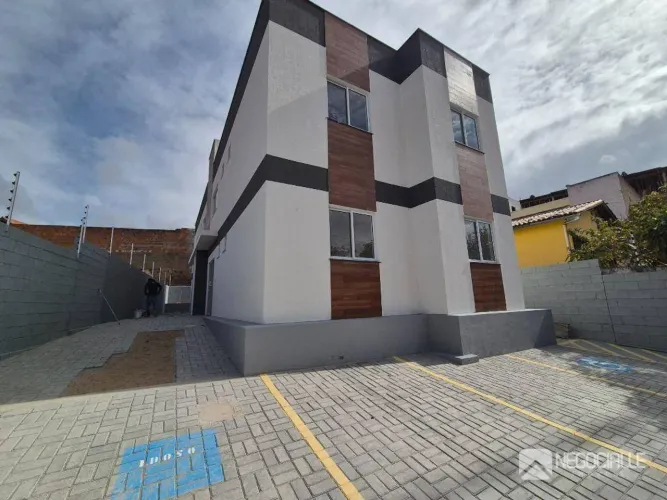 Apartamento com 2 dormitórios à venda, 60 m² por R$ 190.000,00 - Centenário - Campina Gran