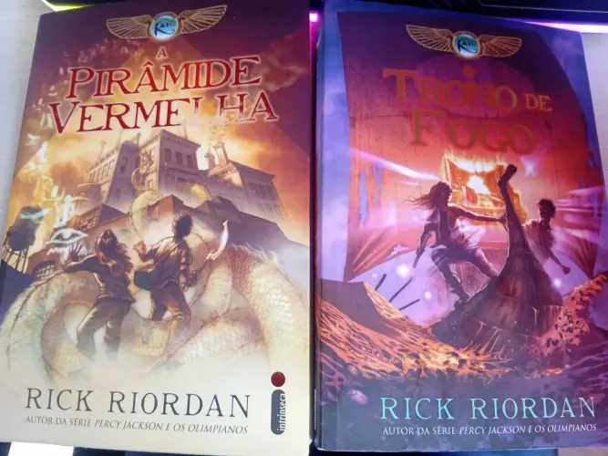 3 livros da série Kane 