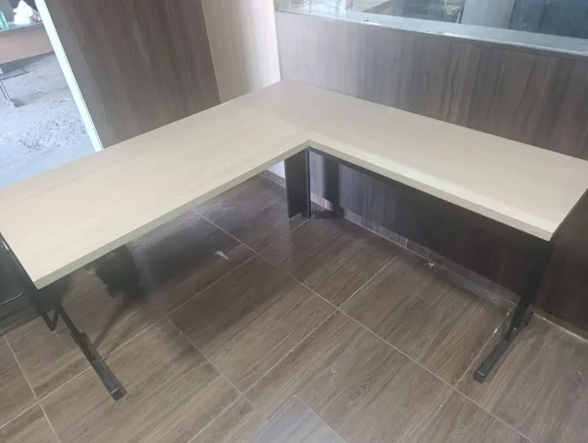 Mesas sem gaveta em L 150x150 , produtos de ótima qualidade 