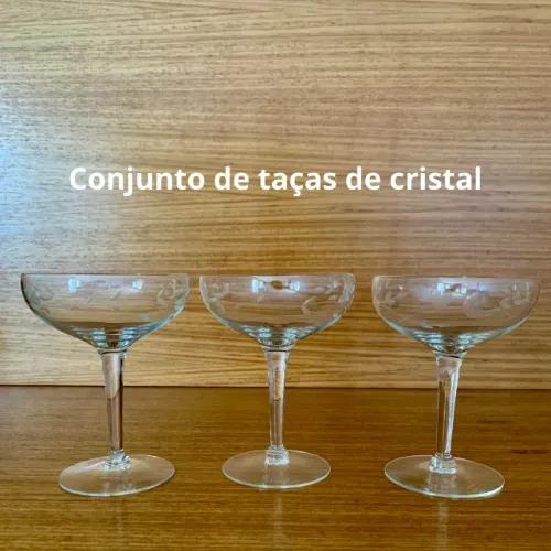 Conjunto com 3 taças de champanhe em cristal vintage