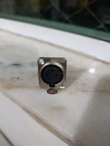 Conector XLR Fêmea Neutrik