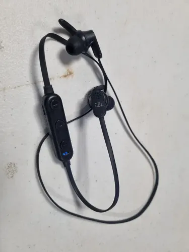 Fone de ouvido JBL Bluetooth
