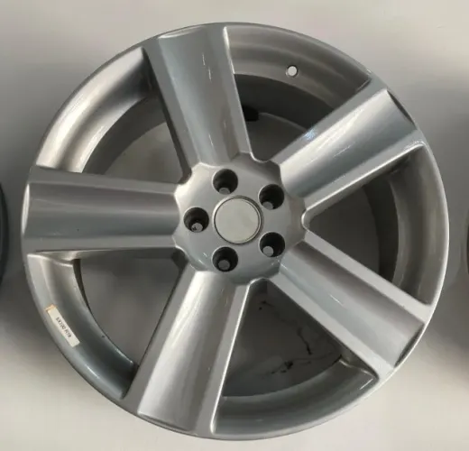 Roda nova R18 furação 5x100