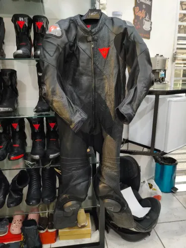 Macacão Dainese 54 Eur modelo Adria uma peça