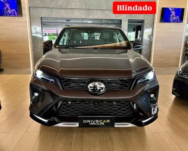 Toyota Hilux SW4 SRX 4X4 4.0 V6 24V Aut. 2025