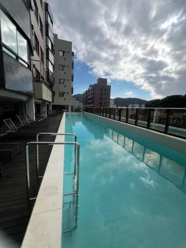 locação Anual - Apartamento Mobiliado com 1 dormitório e 1 vaga - Balneário Camboriú