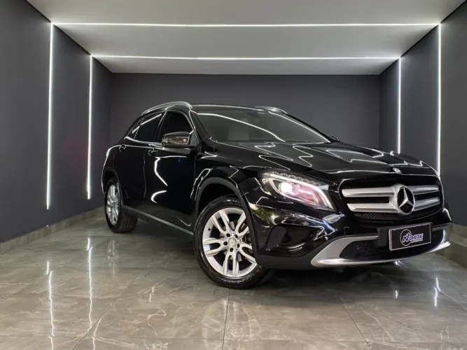 Mercedes-Benz GLA 200 Adv. 1.6/1.6 TB 16V Flex Aut. 2016