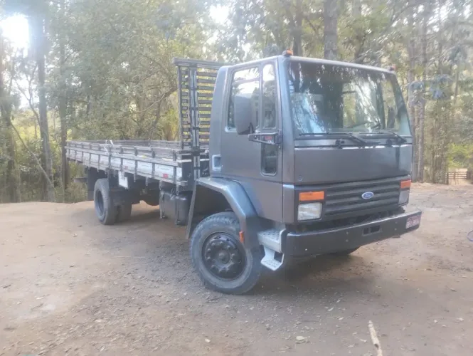 Caminhão Ford 1215 ano 91 carroceria 