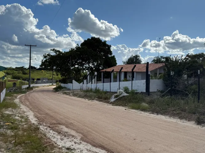 Sítio no retiro de coração de Maria em faze de acabamento 