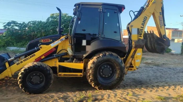 Retroescavadeira New Holland B95b ano 2024