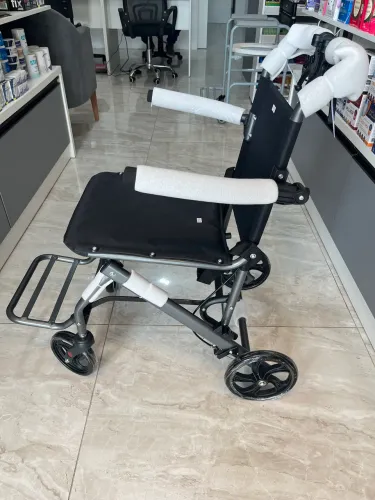 Cadeira de rodas dobrável