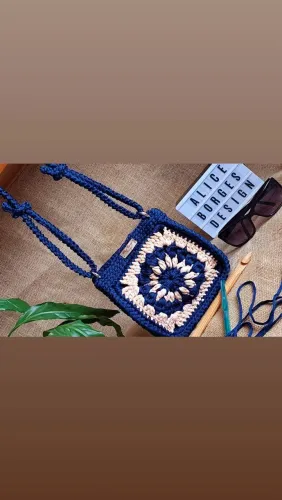 Bolsa de crochê, motivo Square. 