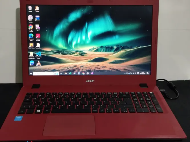 Acer Aspire E5-573, i3-5th, RAM 12GB, SSD 480GB.