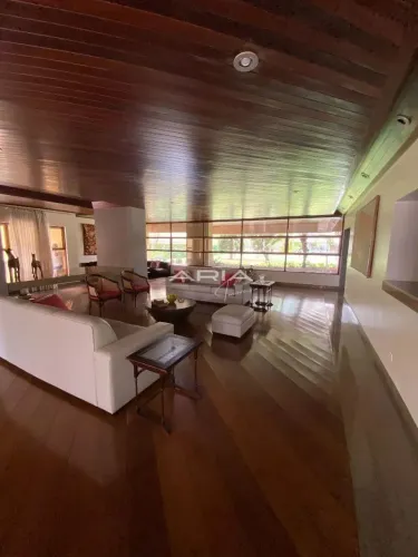 Apartamento alto padrão à venda, com 405m² e 5 quartos no Centro de Londrina/PR