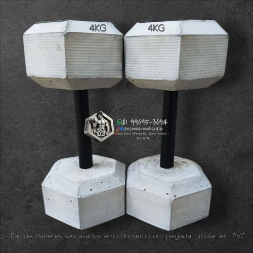 Par de Halteres 4kg (4+4kg) - Concreto + Pegada em PVC - R$ 48,00