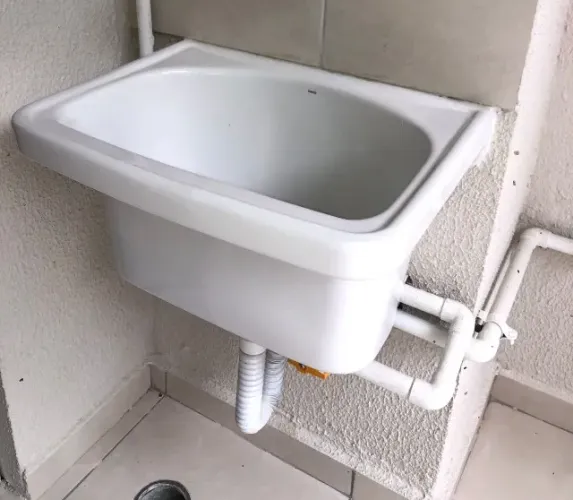 Tanque de cerâmica