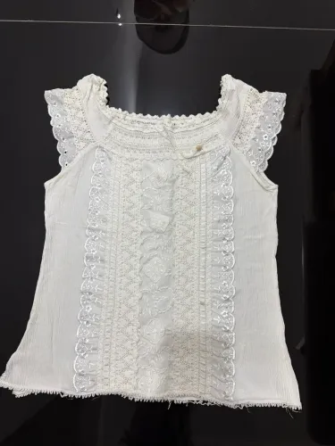 Blusa de renda para o ano novo