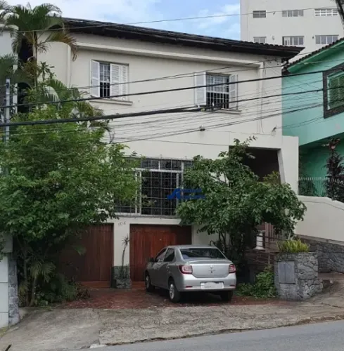 Alugo sobrado em Pinheiros, ex Ateliê, de frente à escadaria da Vila Madalena (200 metros 